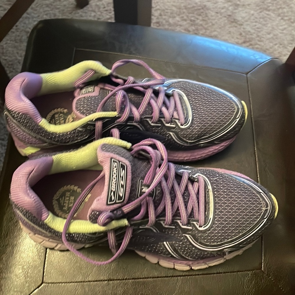 Purple Brooks Size 9